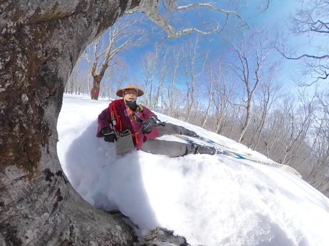 何度も転んだので、お尻がビショビショになりました