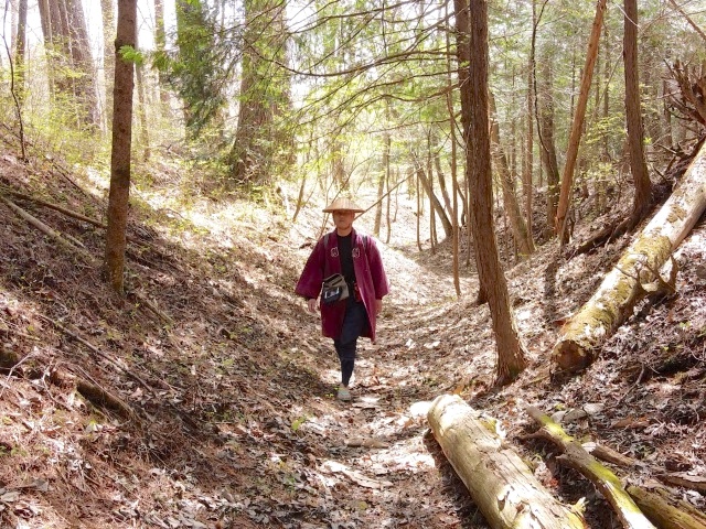 最後は「道」をたどって道路へ出ました