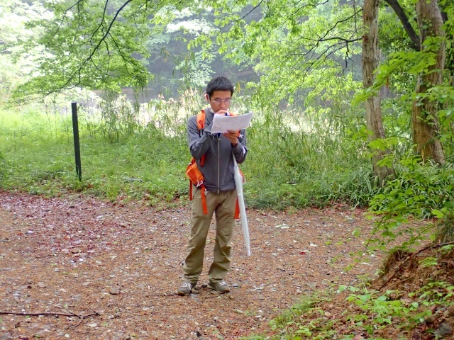 どっちに行こうか？　地図を見て考えます