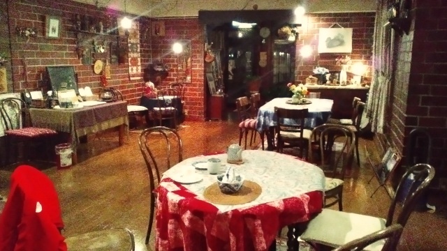 レンガ家のリビング。広過ぎて落ち着かなかった