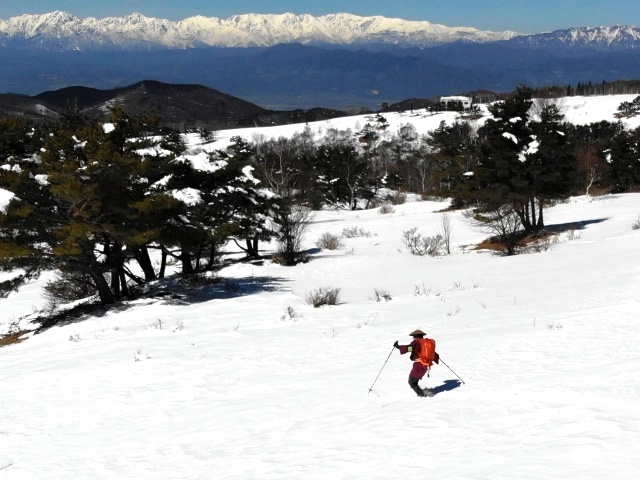 北アルプスも雪は少なそう