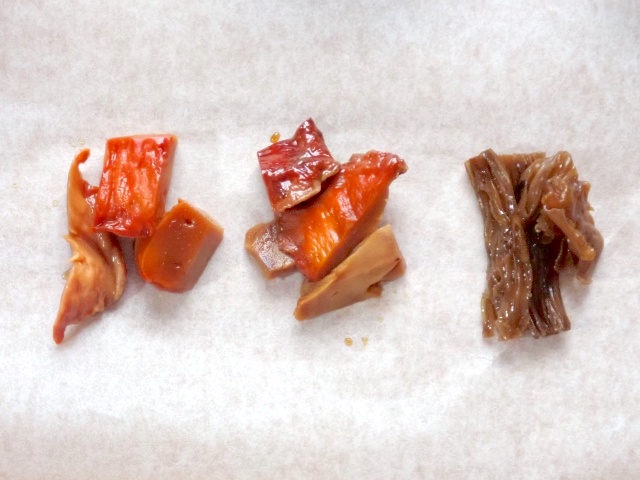 左から右へマスタケ、ミヤママスタケ、ノボリリュウタケのつくだ煮