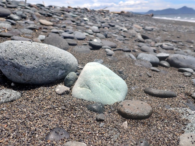 これなら「ヒスイ輝石岩」レベルでしょう