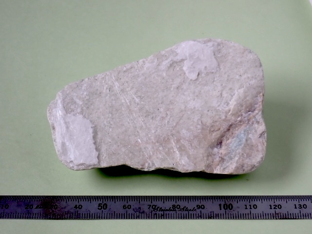 断面の結晶は沸石