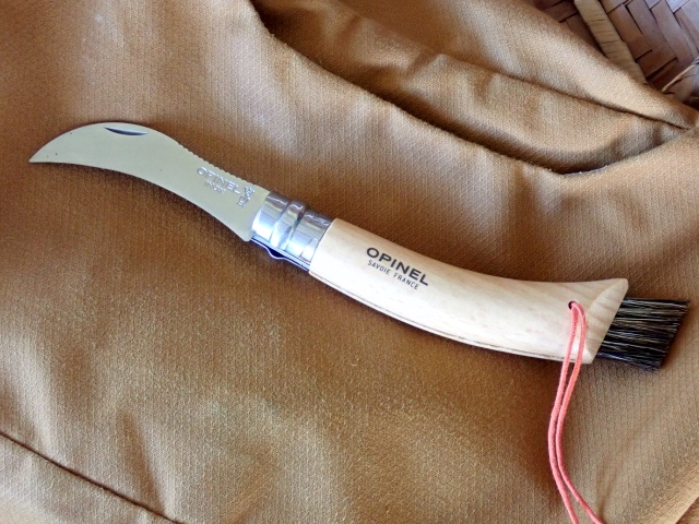 オピネルのキノコナイフ