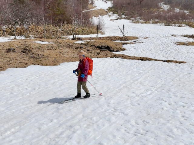 残雪の迷路?をぬうように滑った